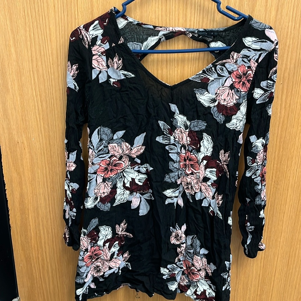 Long-sleeved floral top